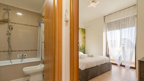 Ảnh chưa phân loại, 3 trong số 10 ảnh, nút