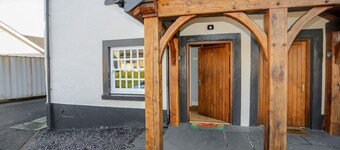 2 Ivy House
