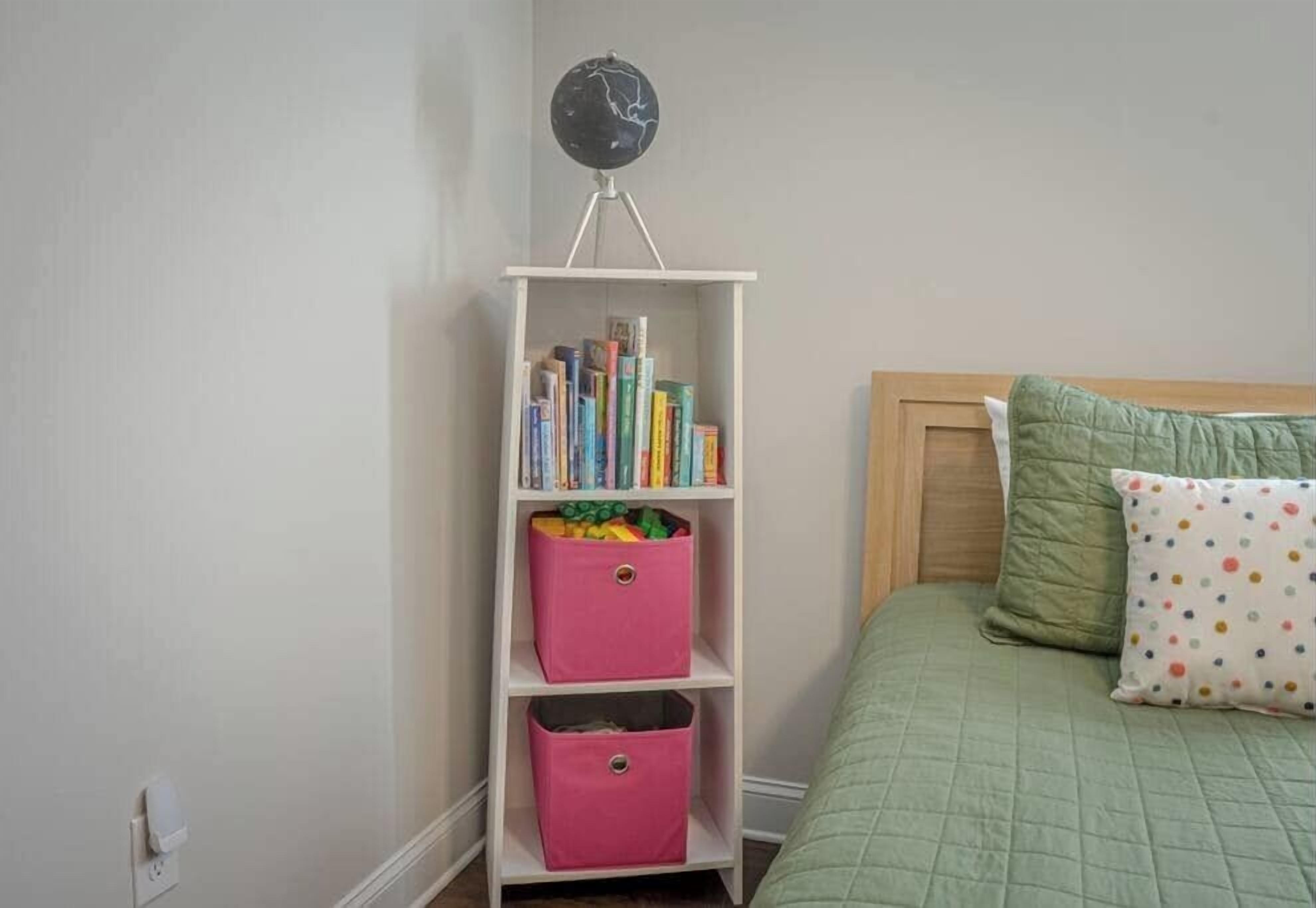 5 habitaciones, tabla de planchar con plancha, cuna de viaje y wifi 