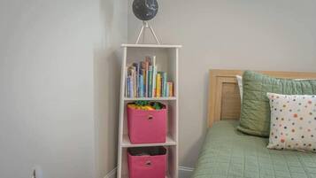5 habitaciones, tabla de planchar con plancha, cuna de viaje y wifi