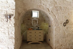 Interior - Trulli Chef Marco - Unique, luxurious and fully renovated with modern comfort. (San Michele Salentino)