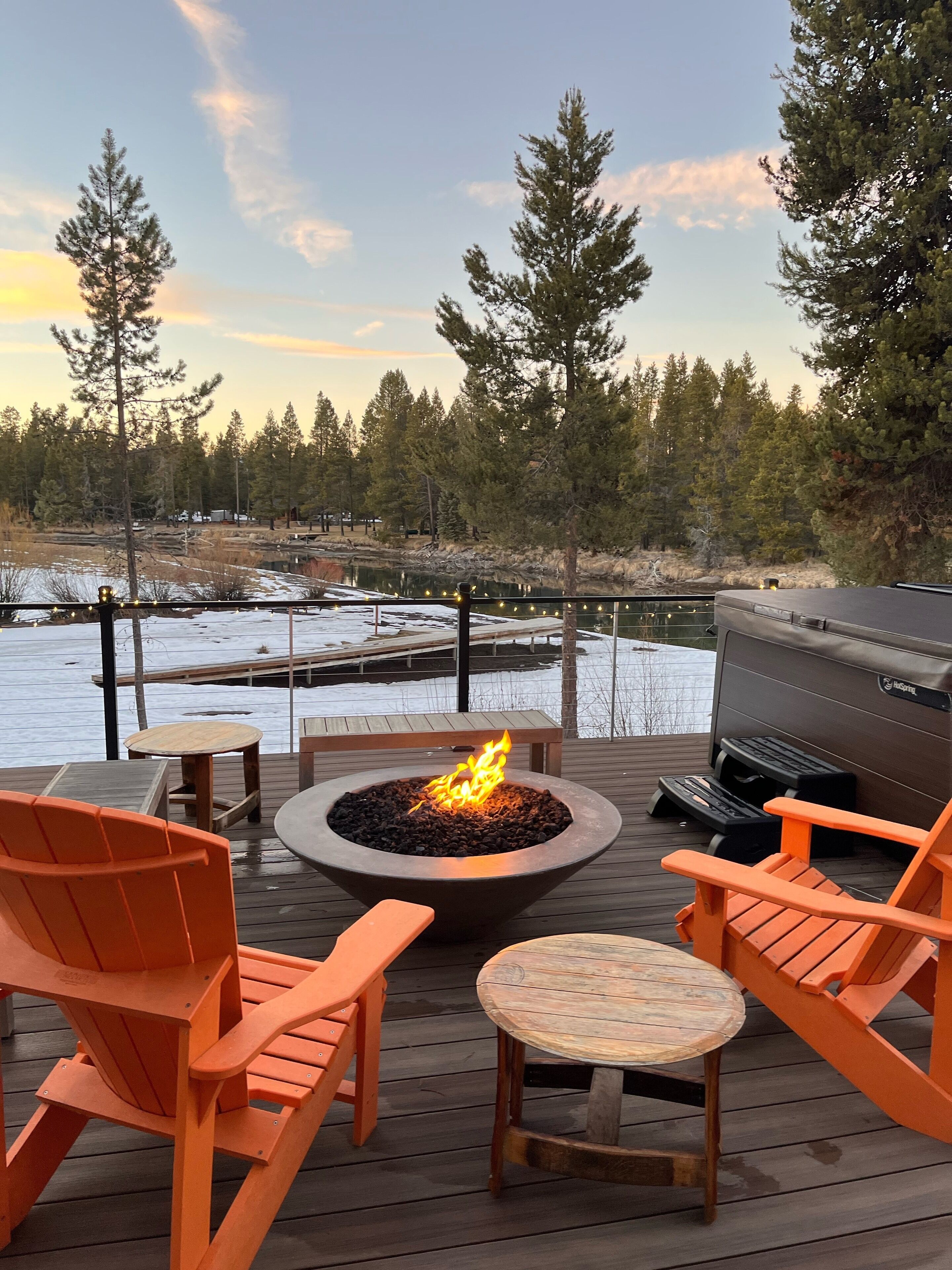 Luxurious & Spacious Deschutes Riverfront Home in Bend, Oregon near Sunriver