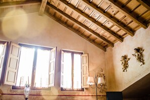 Romantisches Doppelzimmer | Individuell dekoriert, individuell eingerichtet, Schreibtisch