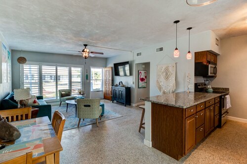 3 Bed 2 Ba, Wifi, Kitchen, Walk to Beach, FirePit