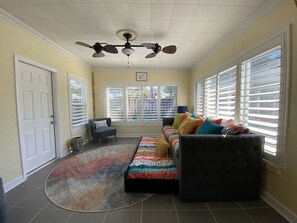 Smart-TV, Tischtennisplatte