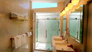 Shower, hair dryer, towels, soap - Generator! Private Pool Villa - Sapphire Beach 5min walk & Washer/Dryer WiFi 8
 (St. Thomas)