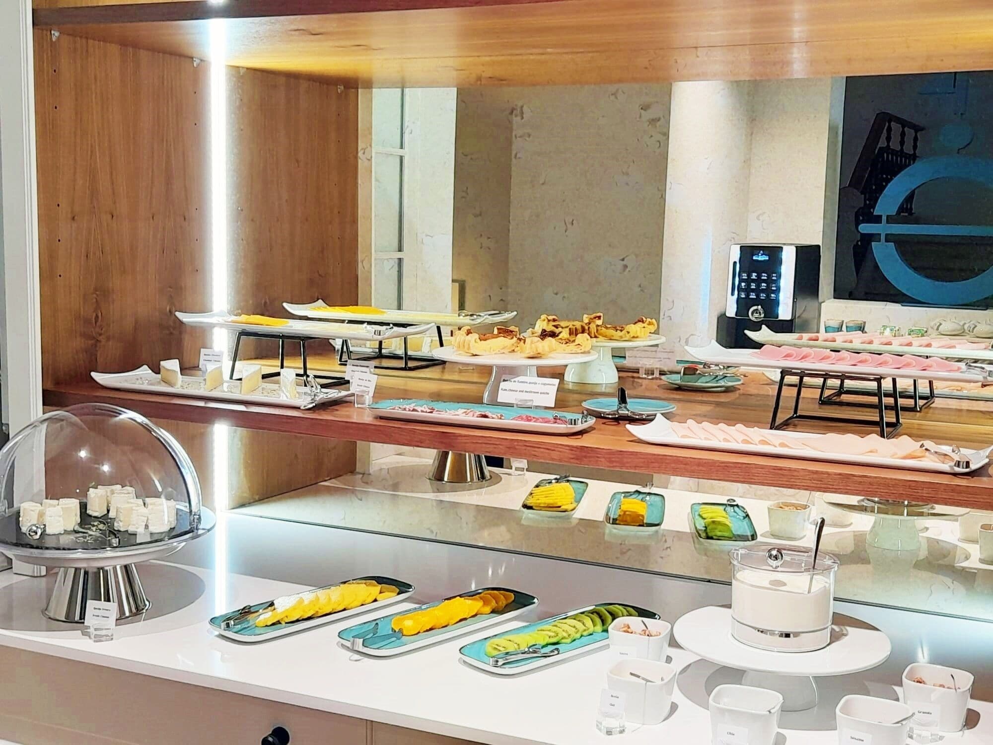 Daily buffet breakfast (EUR 15 per person)