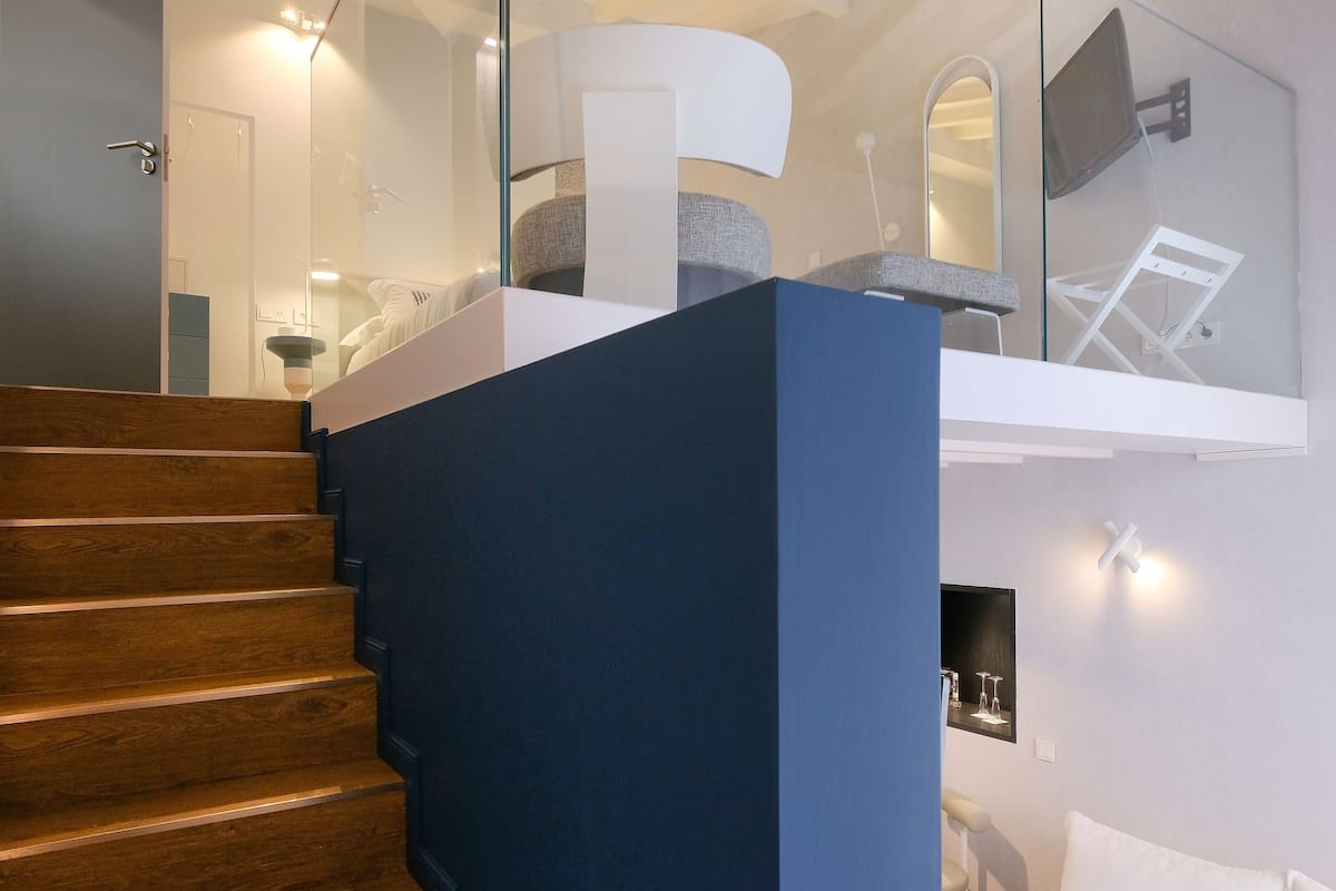 Minibar, coffres-forts dans les chambres, décoration personnalisée