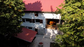Esterni