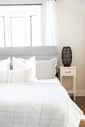 2 habitaciones, camas con efecto memoria y escritorio