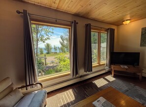Suite | Free WiFi, bed sheets - Thomsonite Beach Inn (Grand Marais)