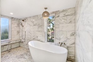 Bathtub, towels