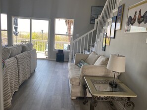 スマートテレビ、ステレオ、PC モニター