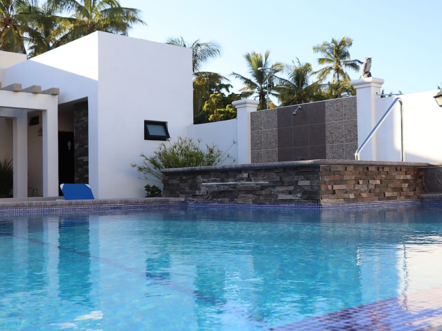 TV connectée de 42 pouces avec chaßnes par satellite