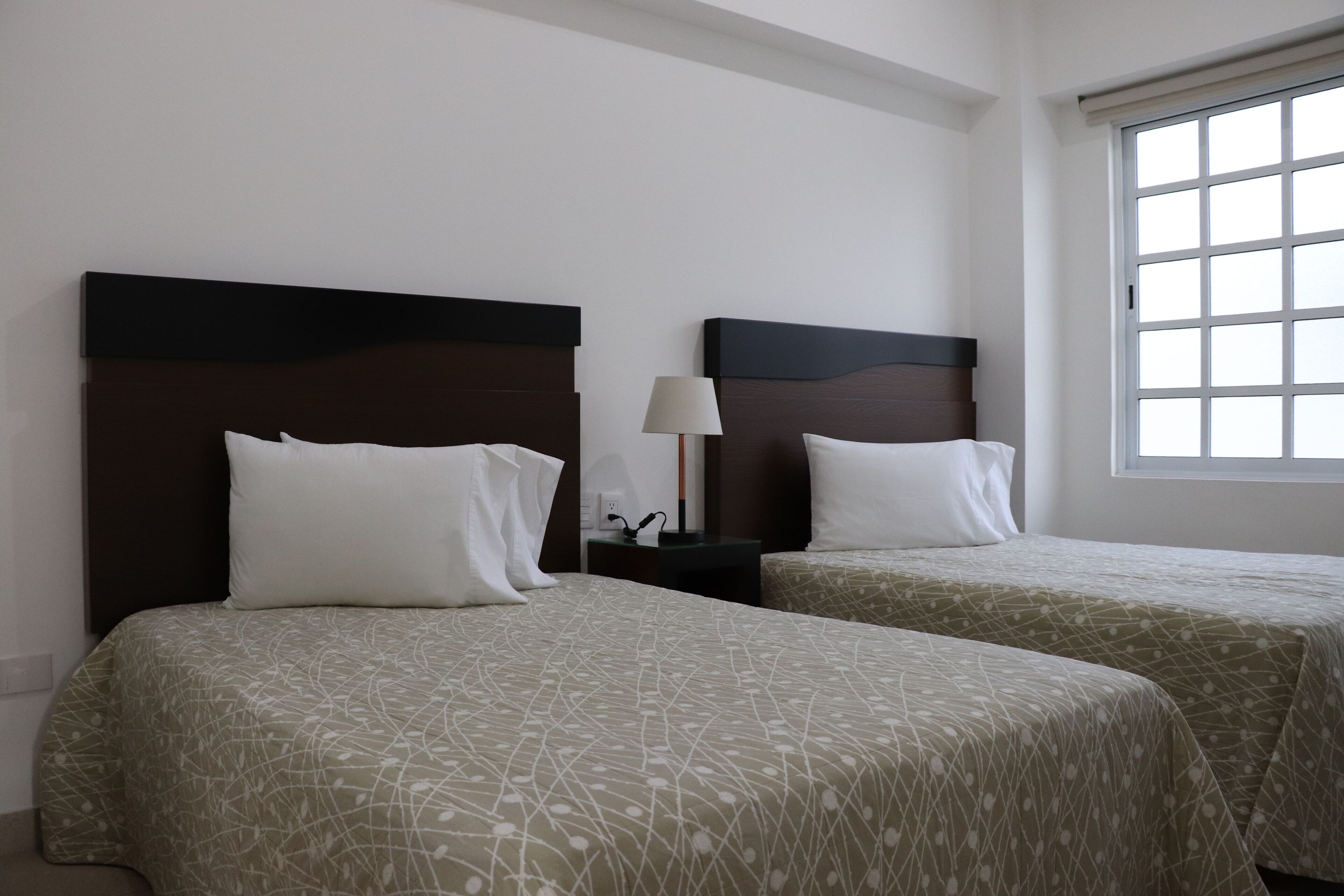 deluxe suite | 1 bedroom, in-room safe, desk, laptop workspace