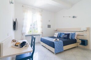 2 bedrooms, WiFi, bed sheets - Aquamarine Relaxing Capri Suites Suite Azzurra (CAPRI)