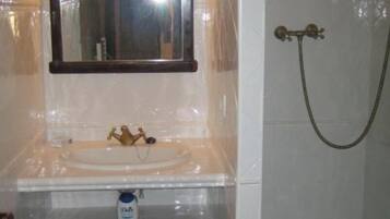 Douche, bidet