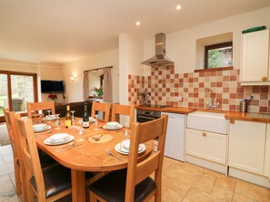 Cottage | Bếp riêng | Tủ lạnh, máy rửa bát, ấm điện, lò nướng bánh mì 