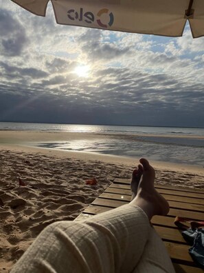 On the beach, white sand, 10 beach bars - POUSADA DOS POETAS (Maraú)