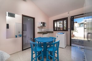 Free WiFi - Apartamento Flat Mono ambiente em bombas (Bombinhas)