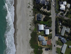 On the beach - Ocean Villager Lovely Beachfront Property (Melbourne Beach)