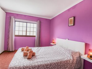 2 dormitorios, tabla de planchar con plancha, wifi y ropa de cama