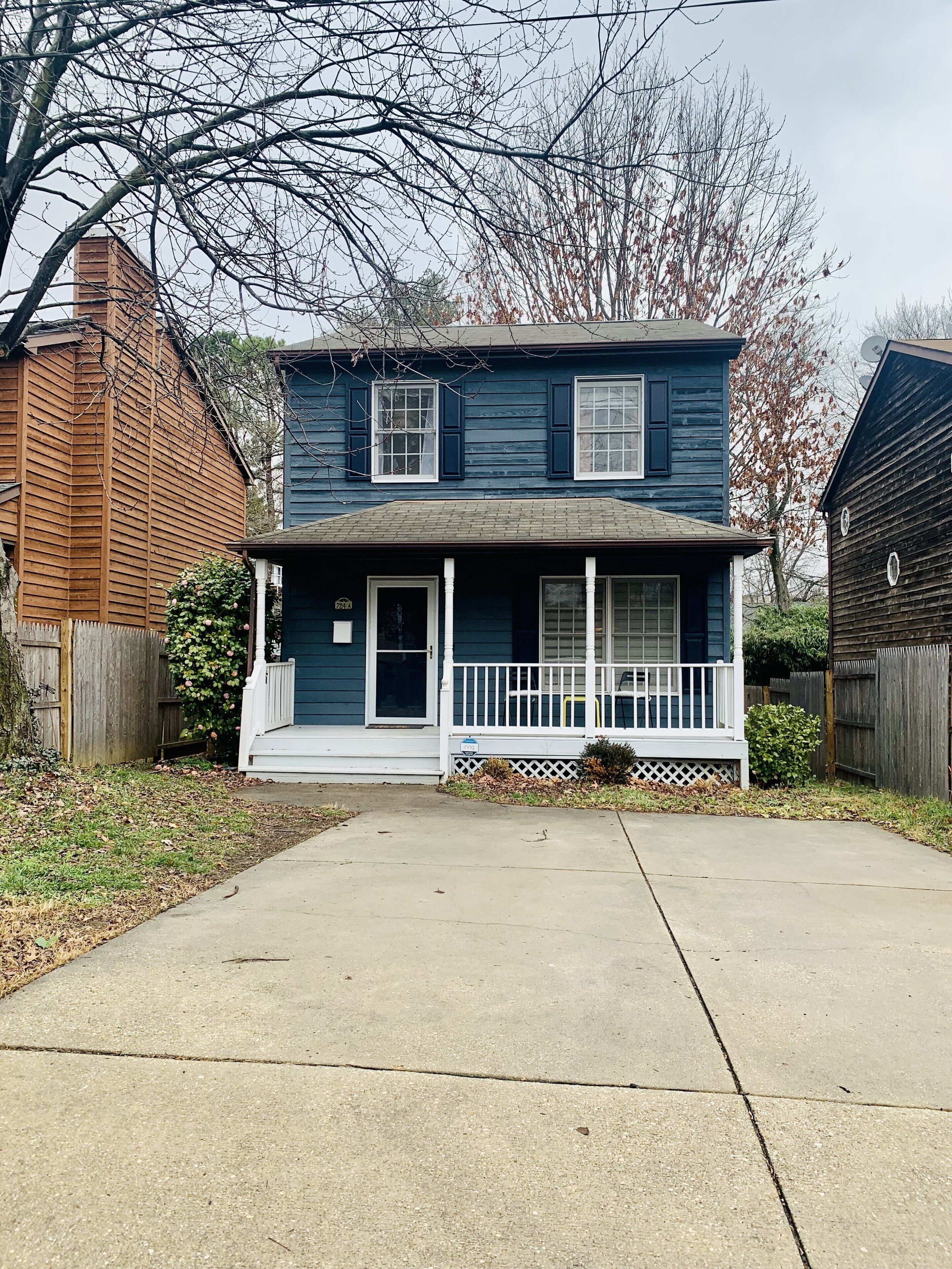 The Navy House~ Walk to Downtown! 3 Bed Bungalow across from Navy Stadium