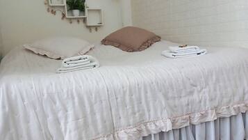 1 bedroom, in-room safe, desk, iron/ironing board