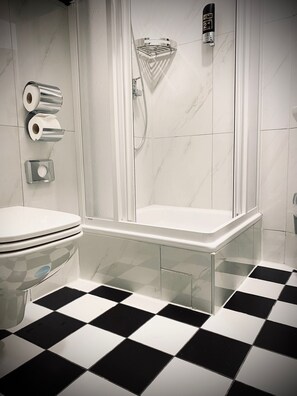 Casino quadruple room | Bathroom - Sleephotels Casino (Hamburg)