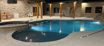 Rustic Texas Ranch Lodge Sleeps 45~Private Lake~Exotic Wildlife~Group Getaways