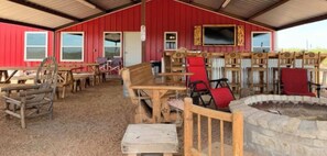 Outdoor dining - High fence game ranch with meal packages available with a up charge   (Burkett)