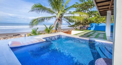 Million dollar view ! On the Beach , Private Tropical Paradise ,Tivives Playa