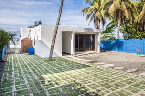 Exterior - Million dollar view ! On the Beach , Private Tropical Paradise ,Tivives Playa (Tivives Playa, Esparsa)