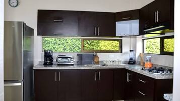 Fridge, stovetop, toaster, blender