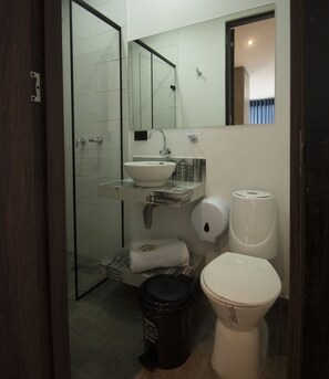 Buồng tắm vòi sen, vòi sen phun mưa, khăn tắm