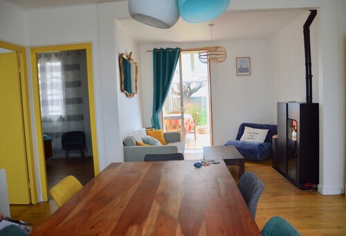 Maison vue mer avec jardin à 100m des plages