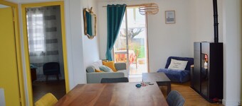 Sea view house with garden 100m from the beach