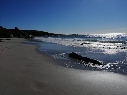 Sea view house with garden 100m from the beach