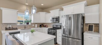 Beautiful 4bed, 3 bath-Vineyard home by UVU,  BYU and Provo Canyon