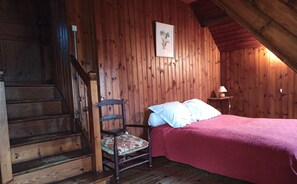 5 bedrooms, iron/ironing board