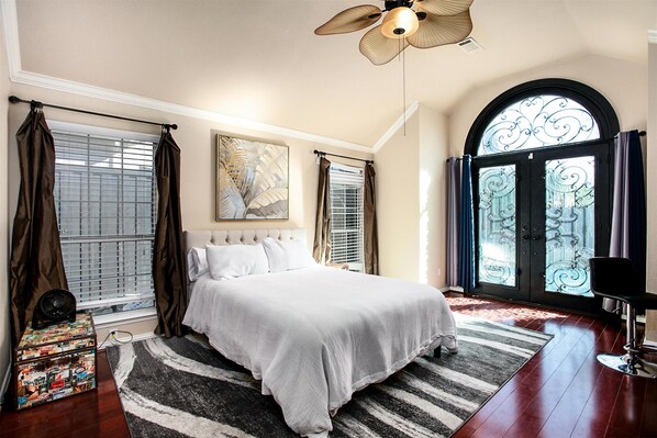 5 bedrooms, iron/ironing board, free WiFi