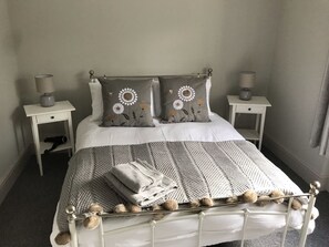 2 habitaciones, tabla de planchar con plancha y wifi gratis 