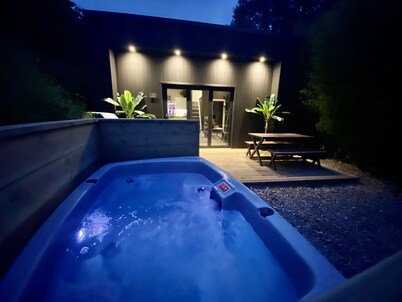 Sunridge Cube 1 with Hot Tub & Giant Home Cinema