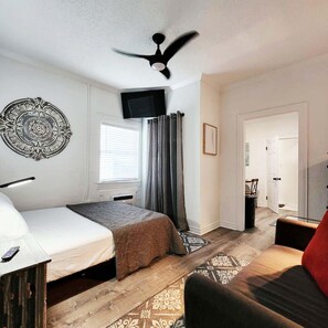 1 chambre, fer et planche à repasser, Wi-Fi, draps fournis