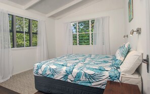 2 chambres, coffres-forts dans les chambres, fer et planche à repasser