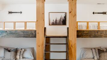 5 chambres, bureau, fer et planche Ă repasser, lit parapluie