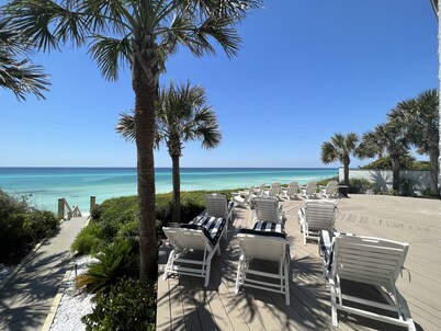 Largest gulf front deck on 30a! Walk to Seaside! 6kings! Bikes!