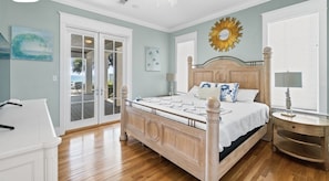 8 bedrooms, desk, iron/ironing board, travel cot