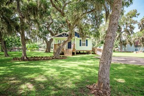 Exterior - Sargent Pearl - Updated Cottage on Caney Creek (Bay City)