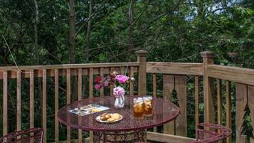 Kabin Mewah | Teras/patio